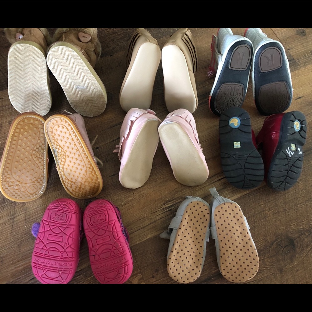 Baby girl shoe lot - Picture 2 of 4